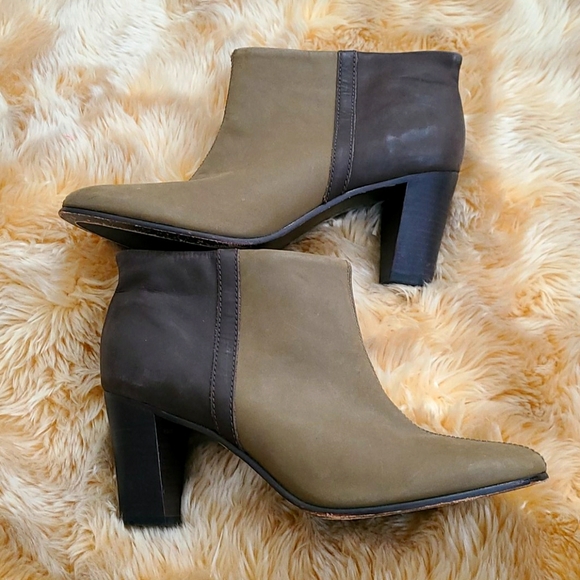 L.L. Bean Shoes - LL Bean size 9.5 Two Tone Leather Fall Winter Ankle Booties